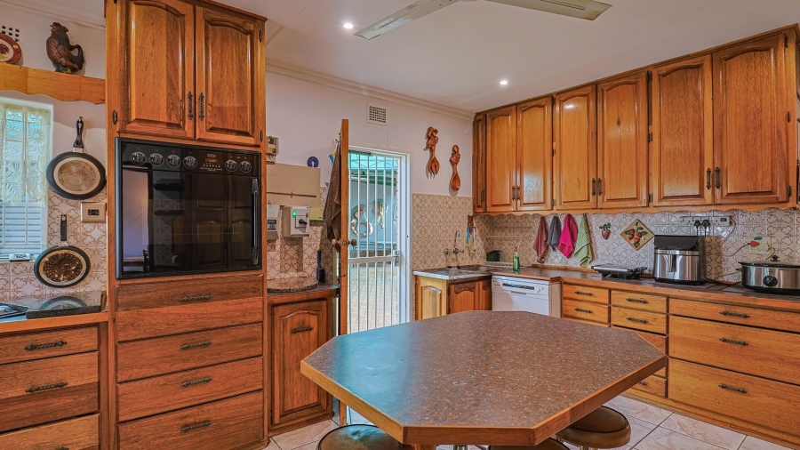 4 Bedroom Property for Sale in Protea Park North West